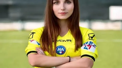 巩立姣与谢震业率领中国田径队出战南京室内田径世锦赛